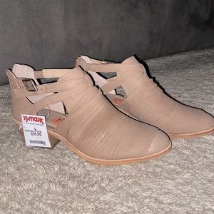 Vince Camuto Vp-Pamelle Leather Booties Size 7